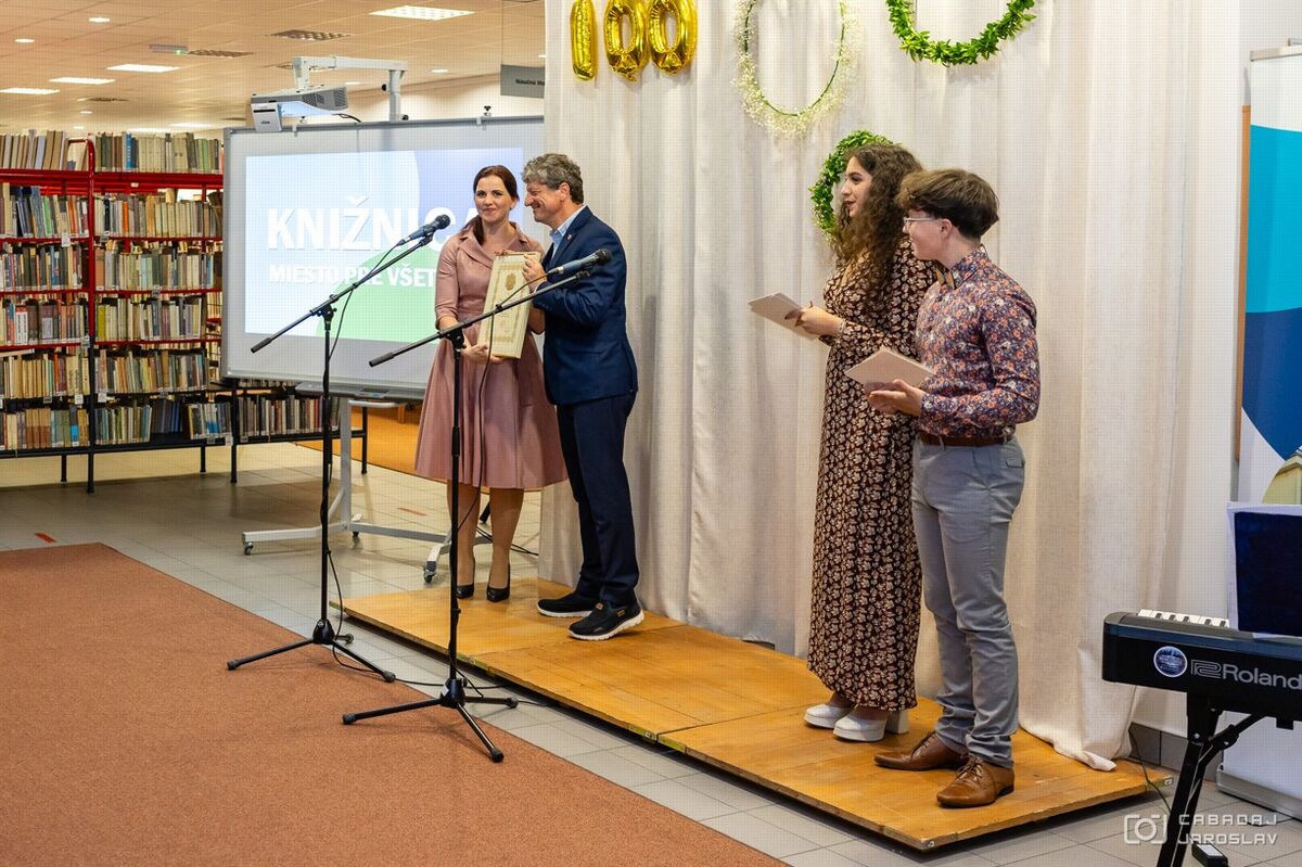 Piatok odovzdanie Litteras memoriales