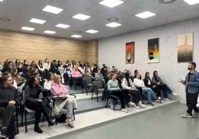 Generácia (Z)rkadiel_Stredná odborná škola pedagogická sv. Márie Goretti
