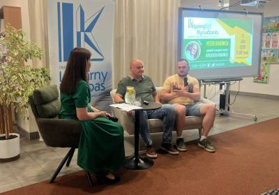 Peter Kvasnica (v strede) a Lukáš Kubiatko (vpravo) 