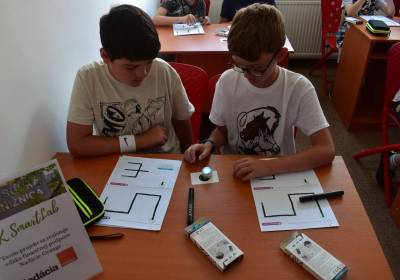 Kniznica_plna_Ozobotov_4_original
