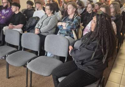 Študenti Strednej odbornej školy obchodu a služieb a dámy z MO Živena Čadca