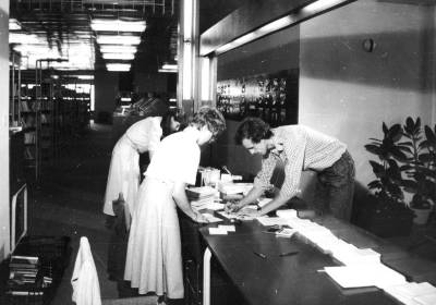 Okresná experimentálna knižnica - zápis prvého čitateľa 1983