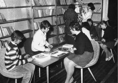 Okresná knižnica r. 1967, oddelenie pre mládež